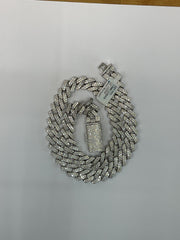 97779 - silver moissanite cuban 12mm 18” 120g 22cttw White ($9500)