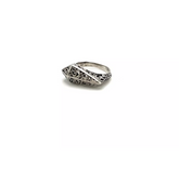Anillo de plata de ley con diseño balinés y forma marquesa. Talla 8