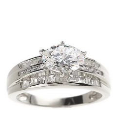 Anillo Diamonique de plata de ley con circonitas cúbicas redondas y baguette, talla 7