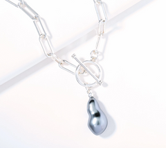 Collar plateado con cadena de clip y perla simulada de Joan Rivers