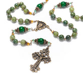 Rosario antiguo de cuentas de mármol de Connemara en tono bronce verde, 24"