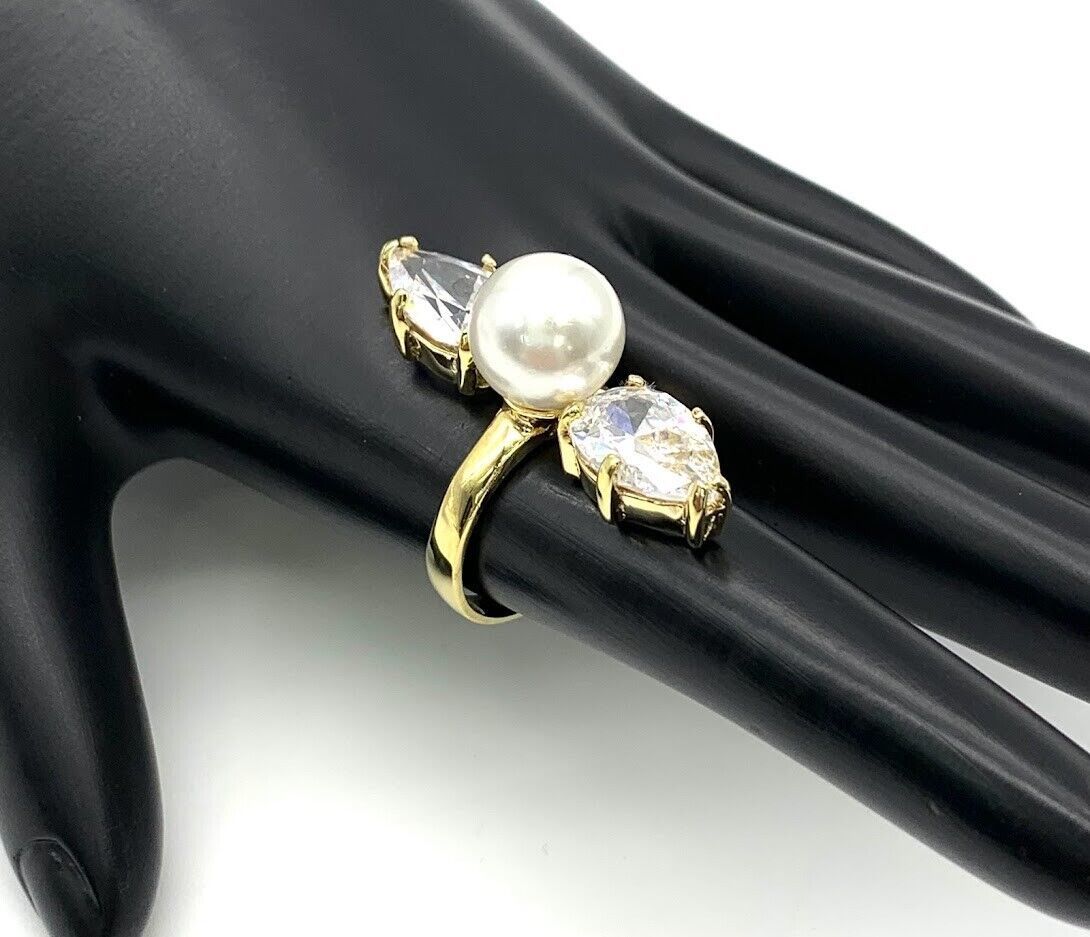 Exquisite Homage Goldtone 'The Flying Pearl' CZ & Simulated Pearl Ring - Size 5
