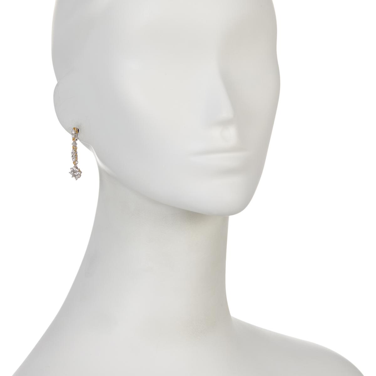 Pendientes colgantes con detalles de circonita blanca y oro de 18 quilates de Gems by Michael