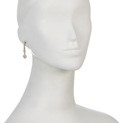 Pendientes colgantes con detalles de circonita blanca y oro de 18 quilates de Gems by Michael