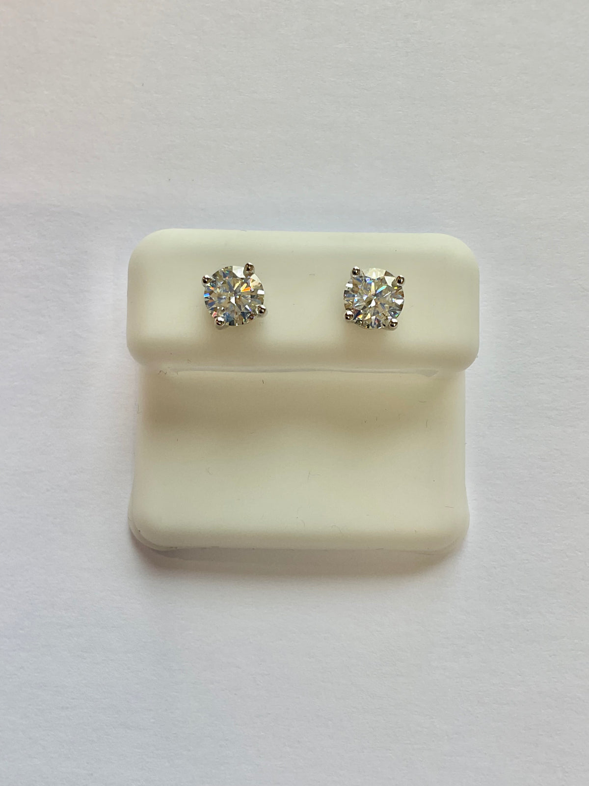 11170 - 6mm 1.50cttw silver moissanite studs ($350.00)