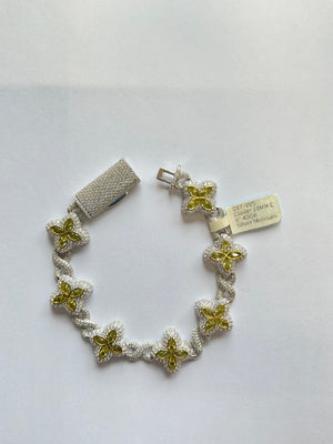 98753 - Clover 18mm 8” silver moissanite 20cttw ($40000) yellow