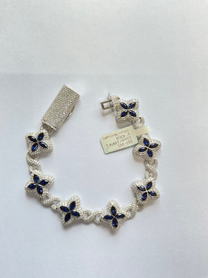 98753 - Clover 18mm 8” silver moissanite 20cttw ($4000) blue