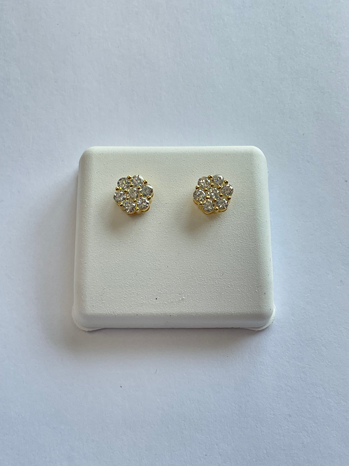 99337 - flower Studs silver lab 8mm 0.80cttw ($445) yelllow