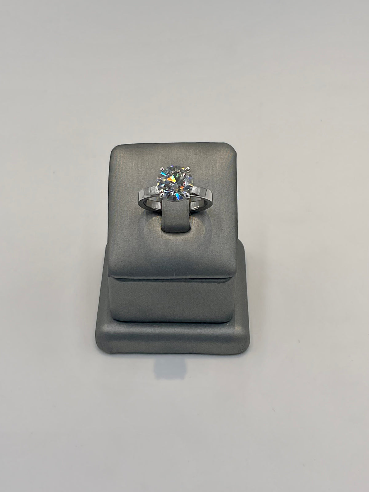 4. 99941 (L-2131) - 14KW Lab Ring Round Solitaire E-VVS2 3.03CTTW ($6995) | 14k White Gold