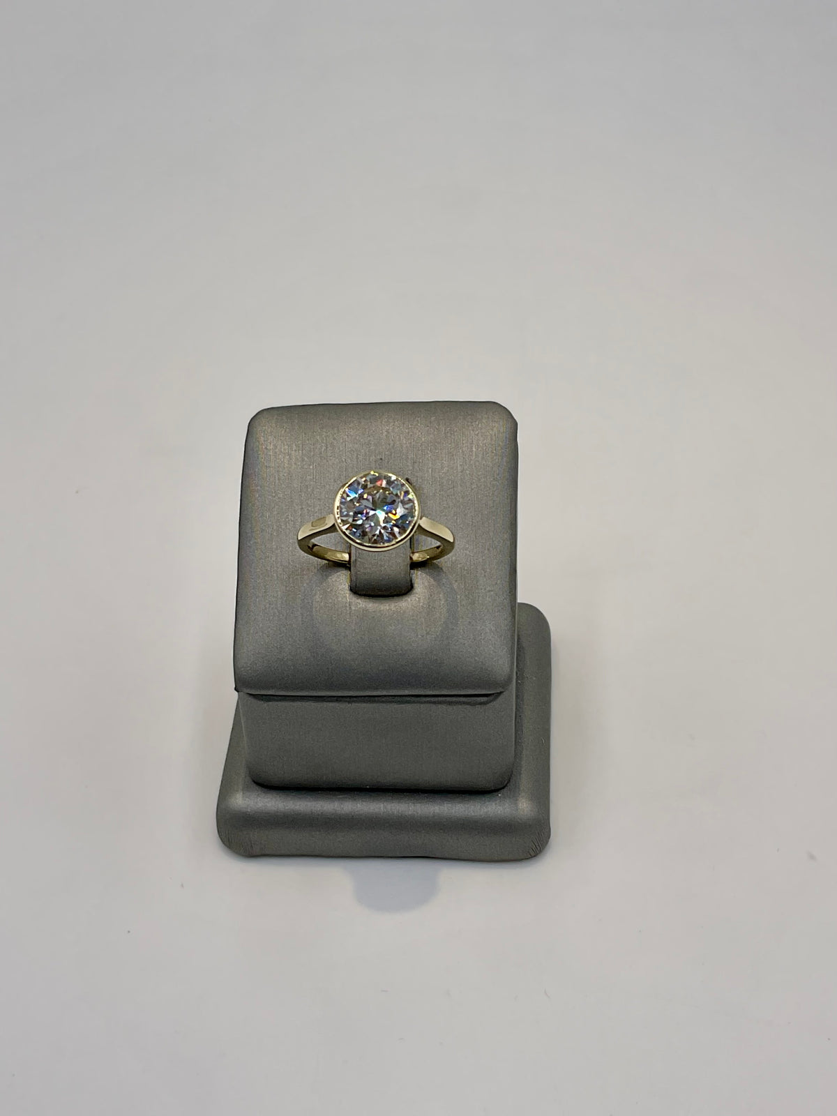 12. 11244 - 14KY Lab Ring Round Bezel Solitaire F-VVS2 3.04CTTW ($5495) (White also available) | 14k Yellow Gold