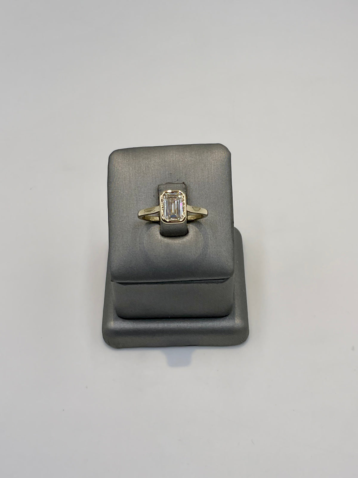 13. 11263- 14KY Lab Ring Round Bezel Solitaire F-VVS2 2.05CTTW ($3995) (Yellow also available) | 14k Yellow Gold