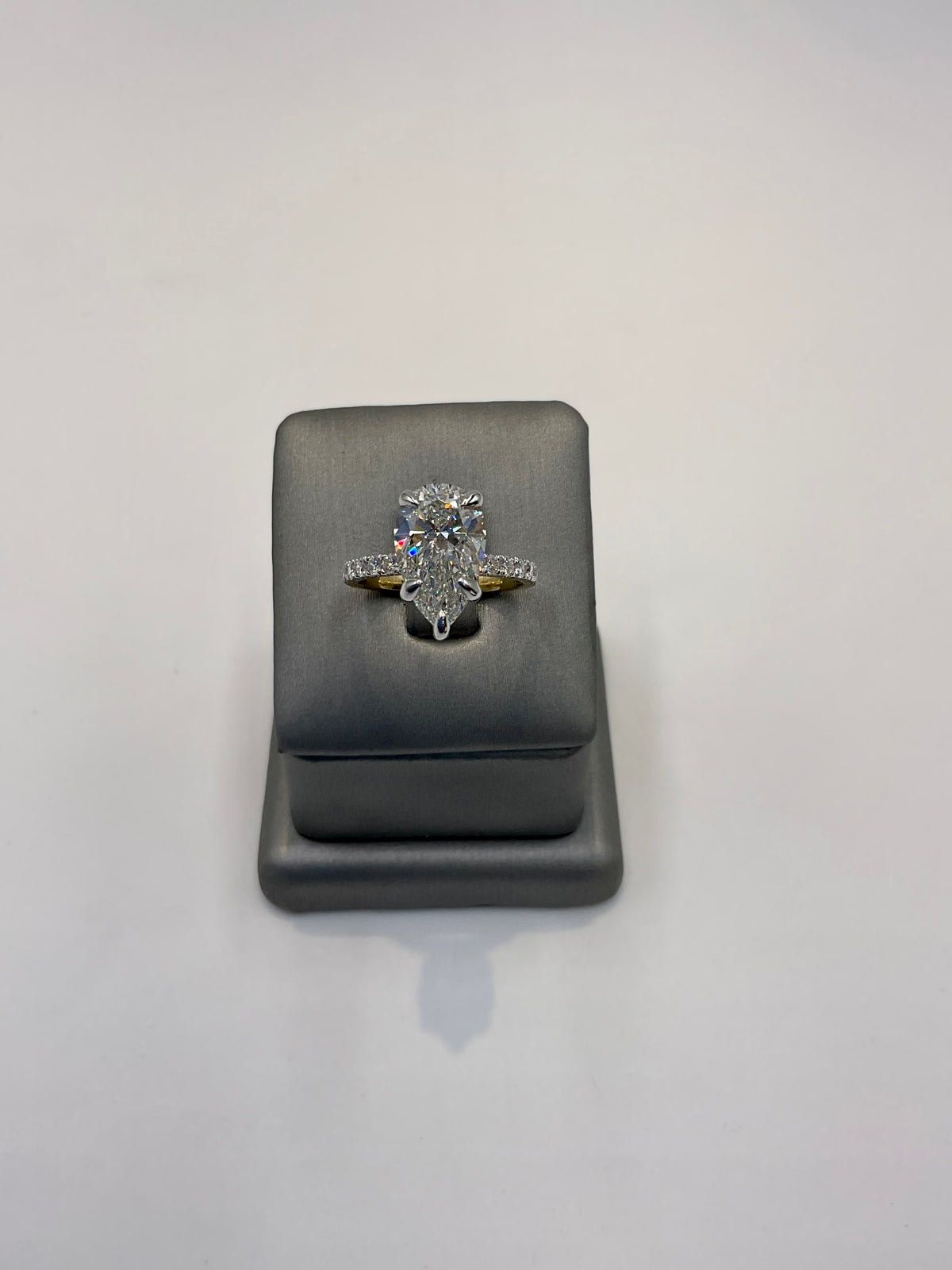 27. 99680 14KY Lab Pear Ring cntr 4.05ct E-VVS2 est 4.75cttw ($4995) (white available) | 14k Yellow Gold