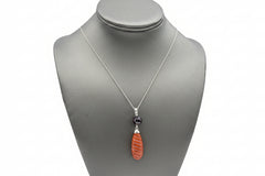 Collar de Jade de Antaño en plata de ley con jade rojo tallado y granate facetado de 45 cm