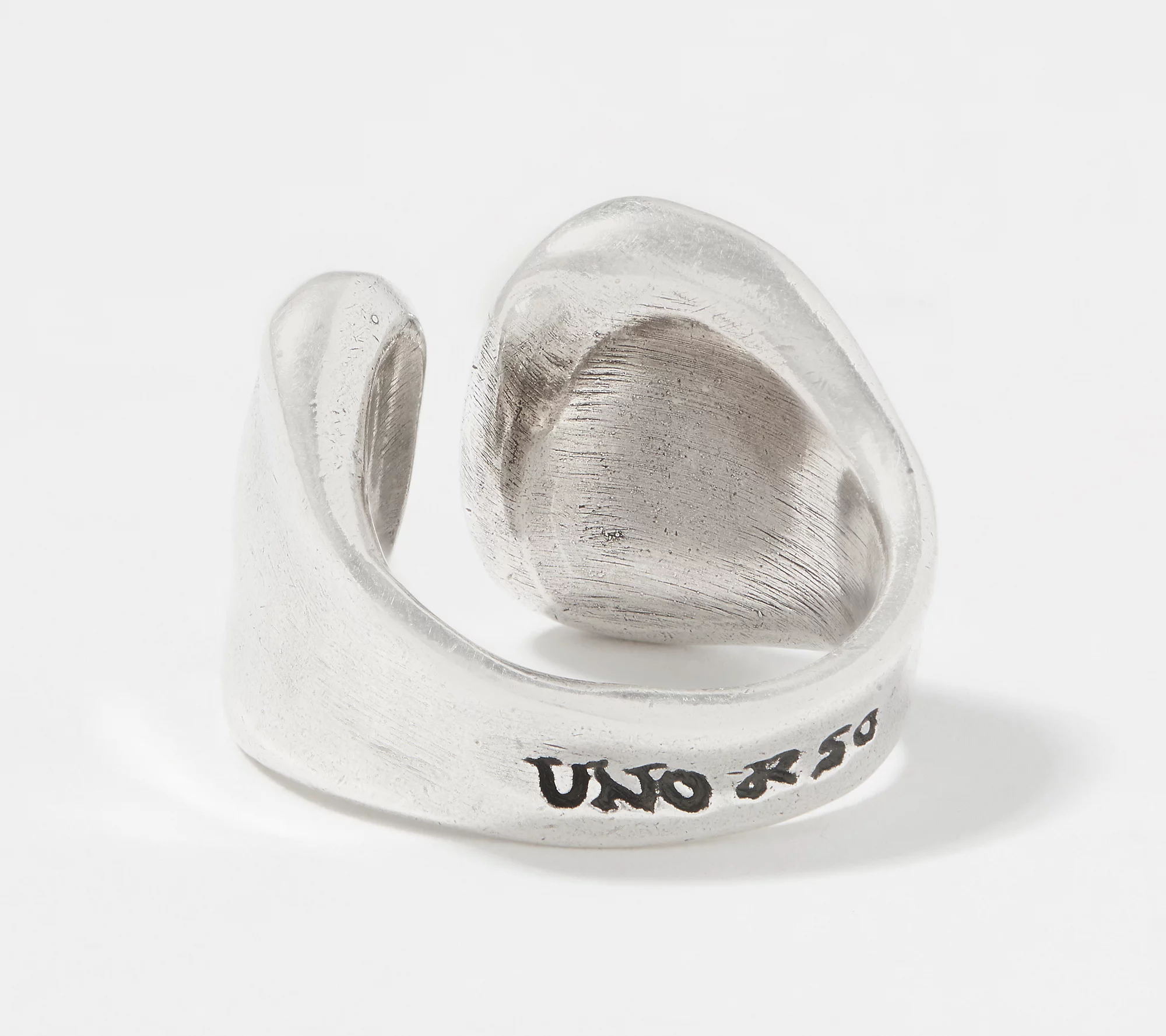 Anillo UNOde50 de plata de ley con alto brillo (no coincidente, talla 6)