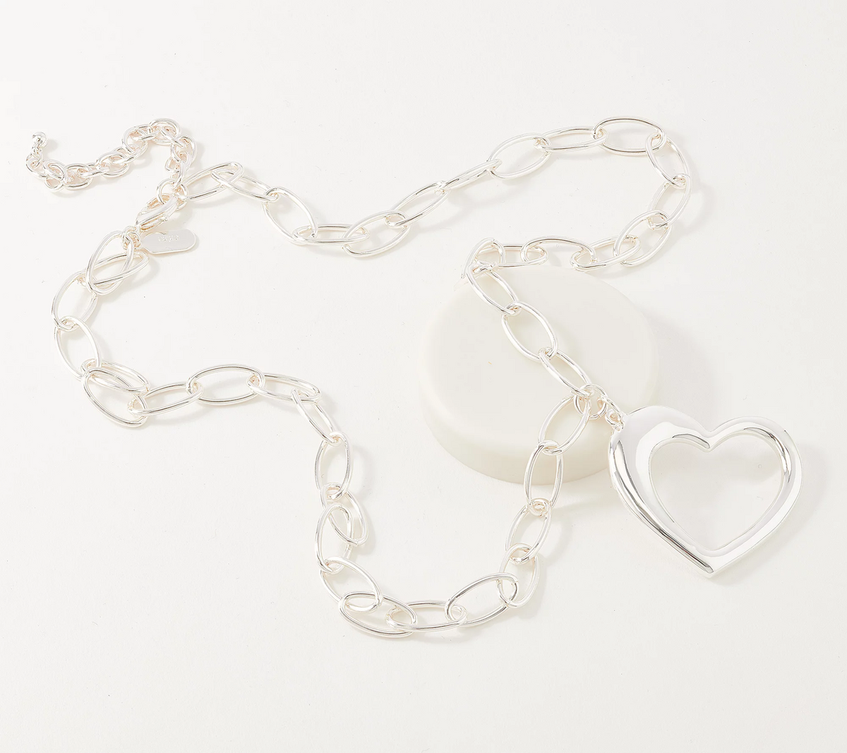 Attitudes by Renee Heart Silver Tone Necklace and Eyeglass Holder