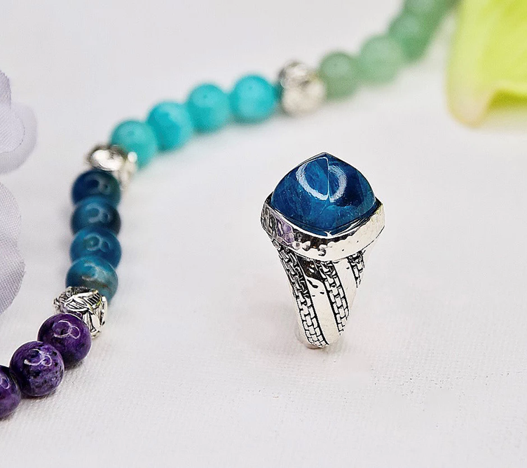 JAI Sterling Silver Sugarloaf Blue Apatite Gemstone Ring Size 9
