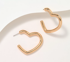 Pendientes de aro dorados con forma de corazón de Joan Rivers
