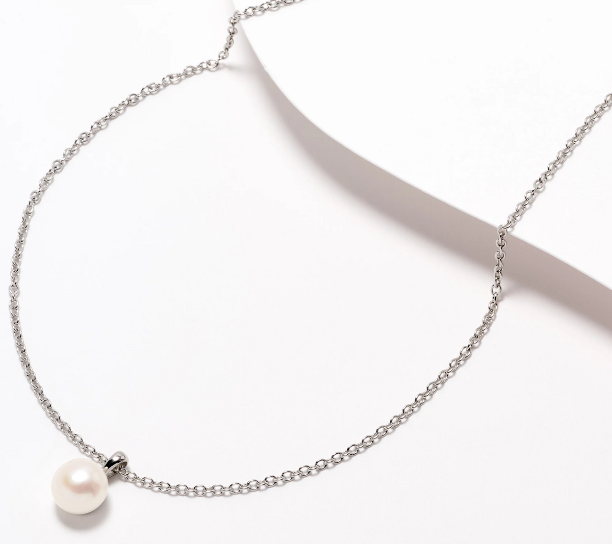 Collar Honora de acero inoxidable con solitario de perla gris cultivada y eslabones rolo ovalados