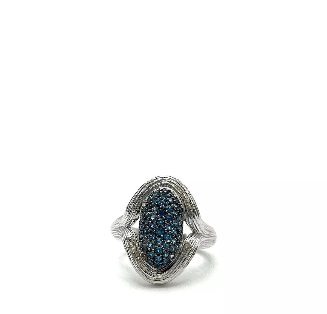 Anillo de cóctel Ariva de plata esterlina con topacio azul pavé ovalado, talla 10