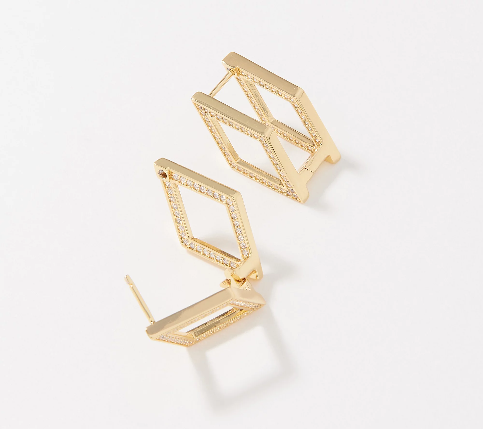 Pendientes Huggie de latón con circonita cúbica multicolor Diamonique x Lisa Freede