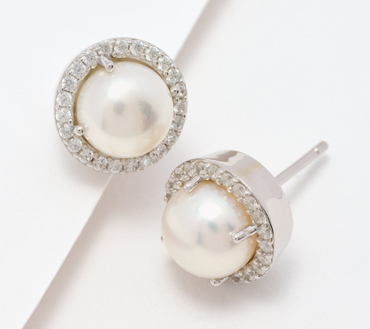 Pendientes de plata de ley Honora con perlas cultivadas y circonitas cúbicas transparentes.