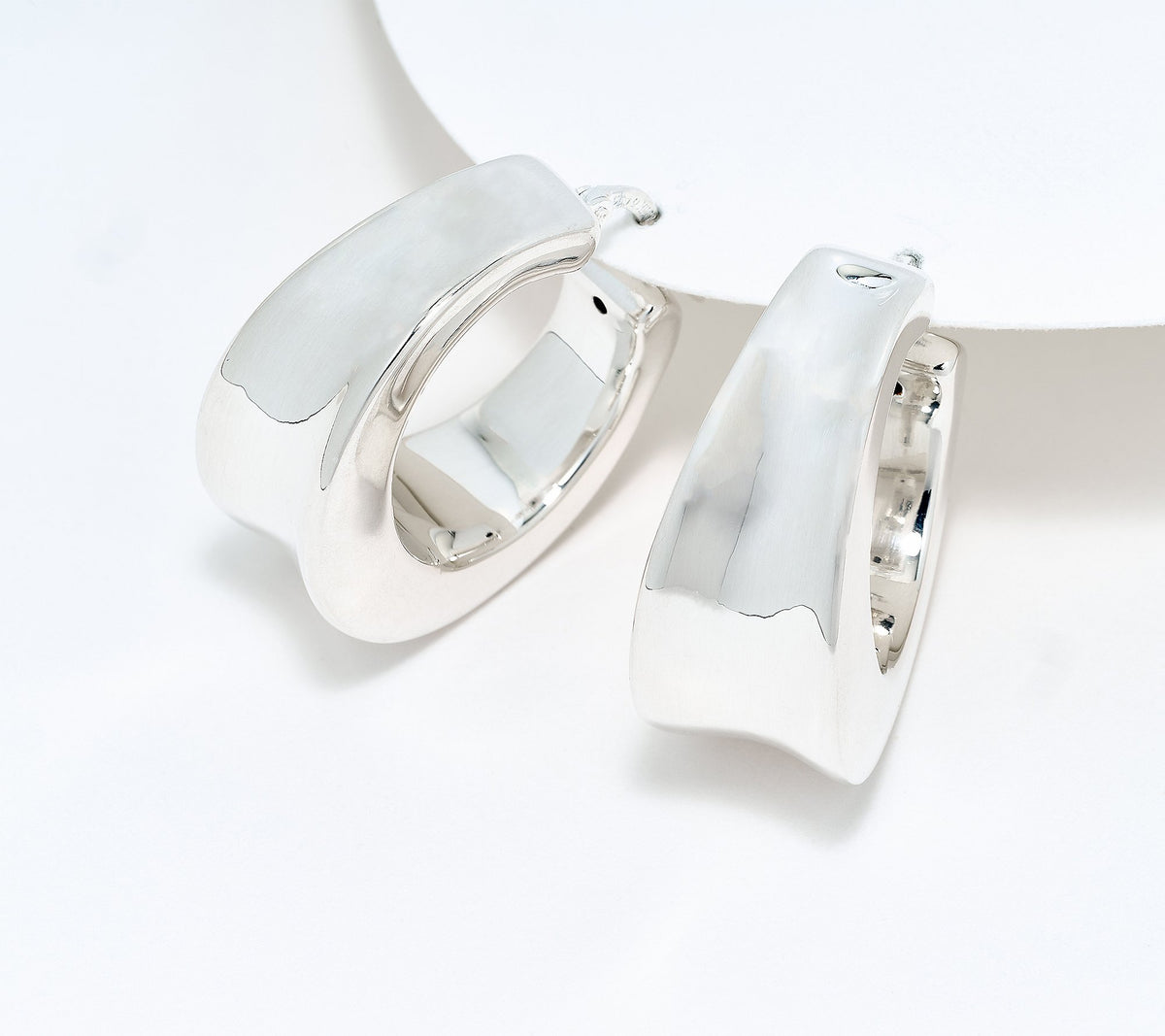 UltraFine 950 Silver Graduated Concave Center Hoop Earrings