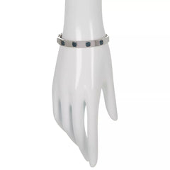 Brazalete de Colleen Lopez en plata de ley con pavé de diamantes azules de 0,60 ct. 18,1 cm
